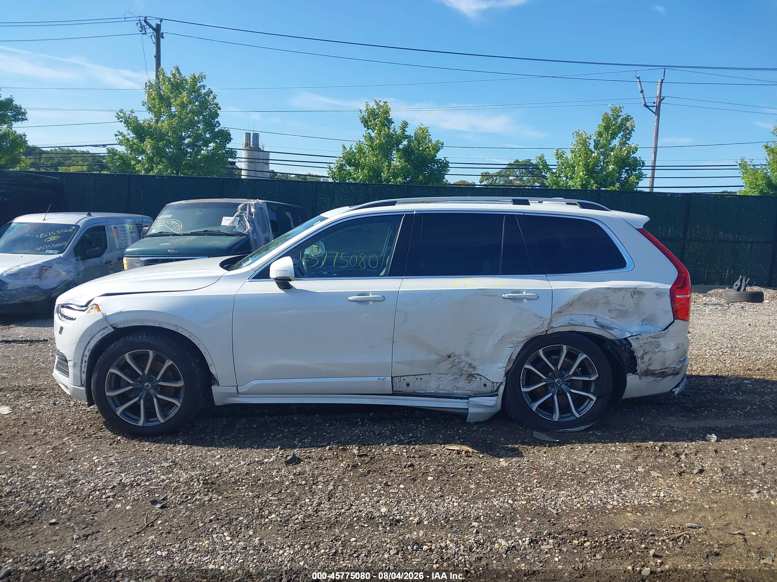 2019 VOLVO XC90 T6 MOMENTUM