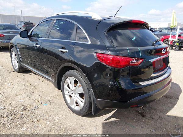 2016 INFINITI QX70