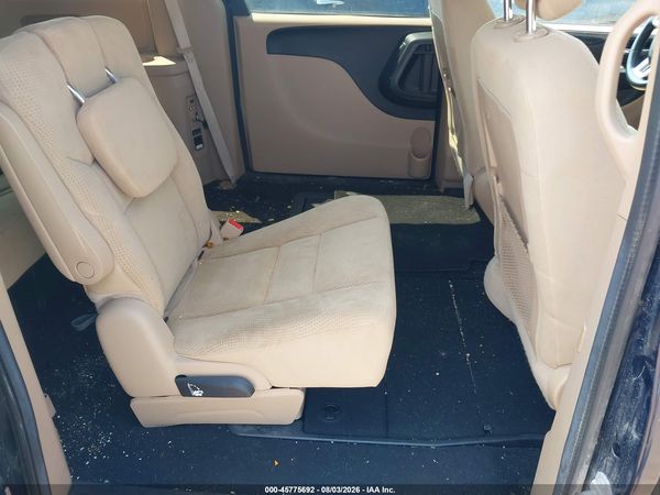 2016 DODGE GRAND CARAVAN SXT — I8