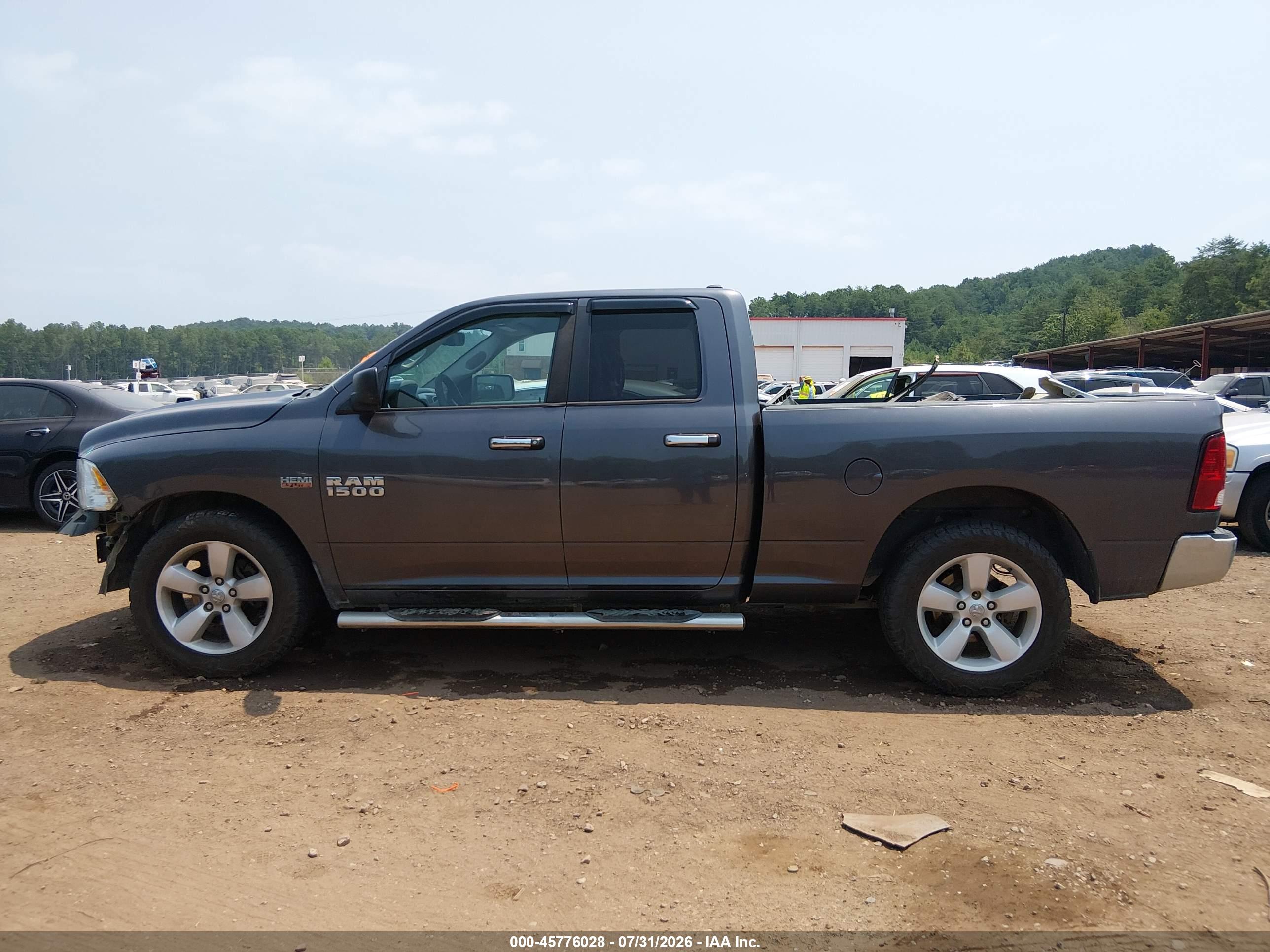 2016 RAM 1500 SLT