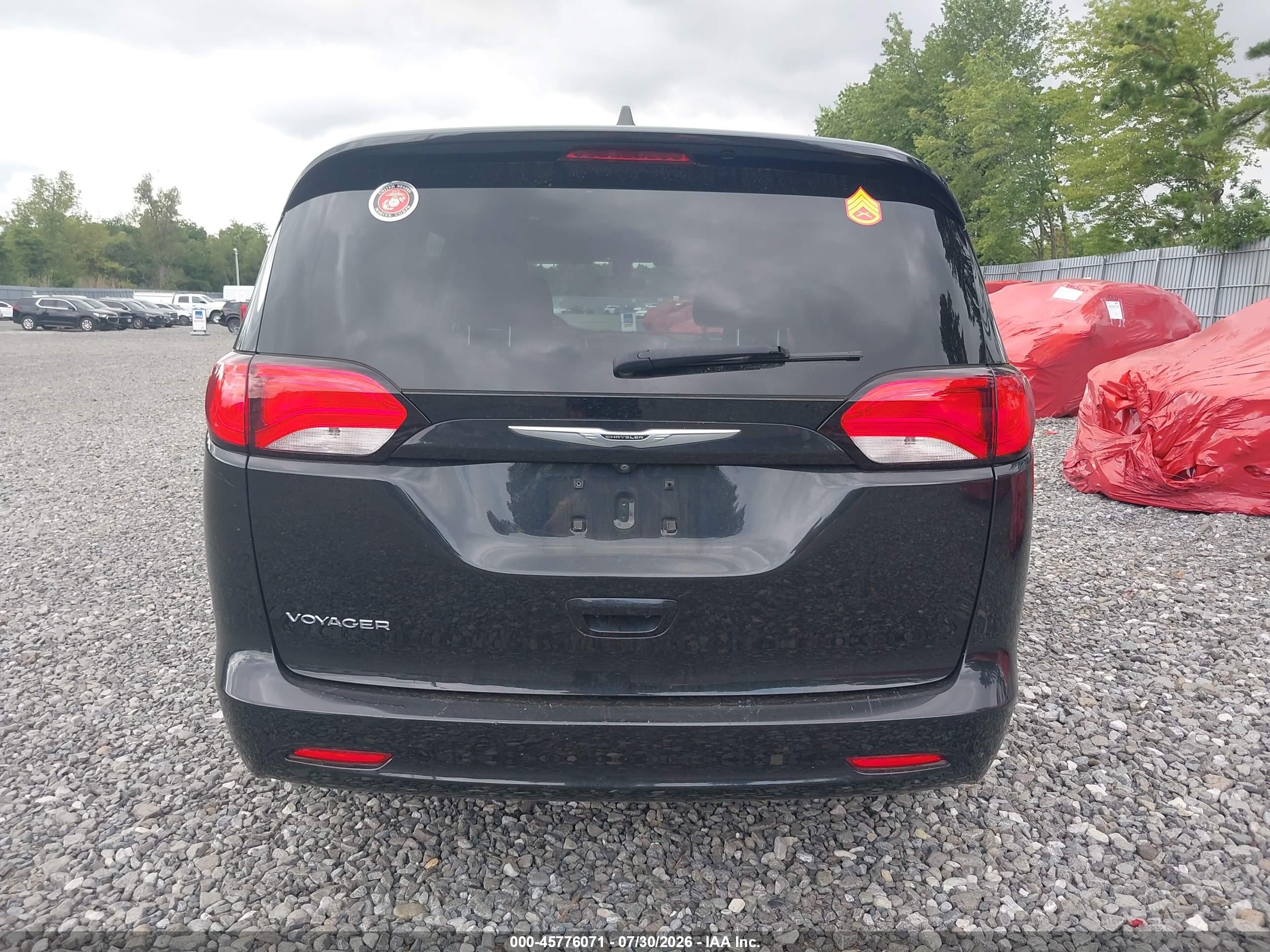 2022 CHRYSLER VOYAGER LX