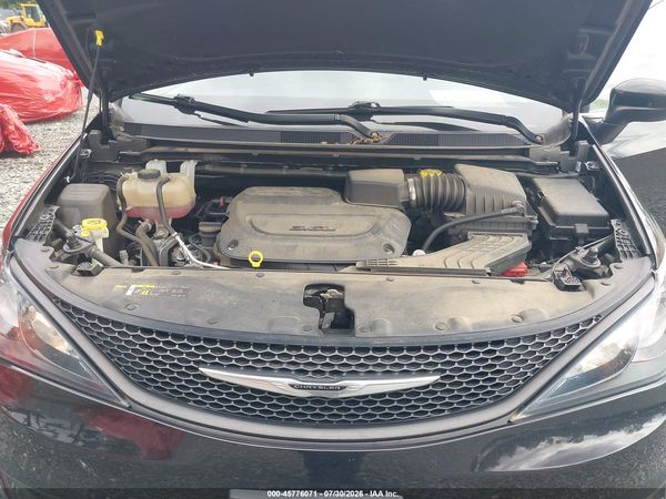 2022 CHRYSLER VOYAGER LX