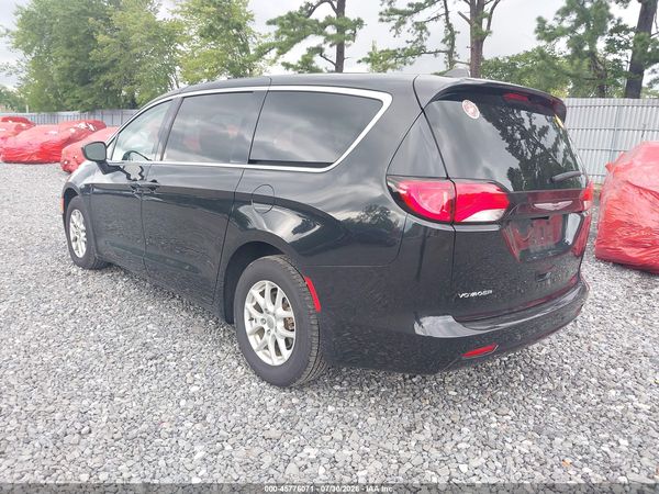 2022 CHRYSLER VOYAGER LX