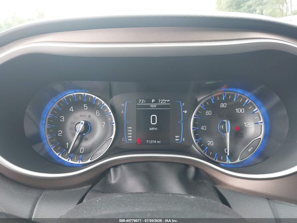 2022 CHRYSLER VOYAGER LX