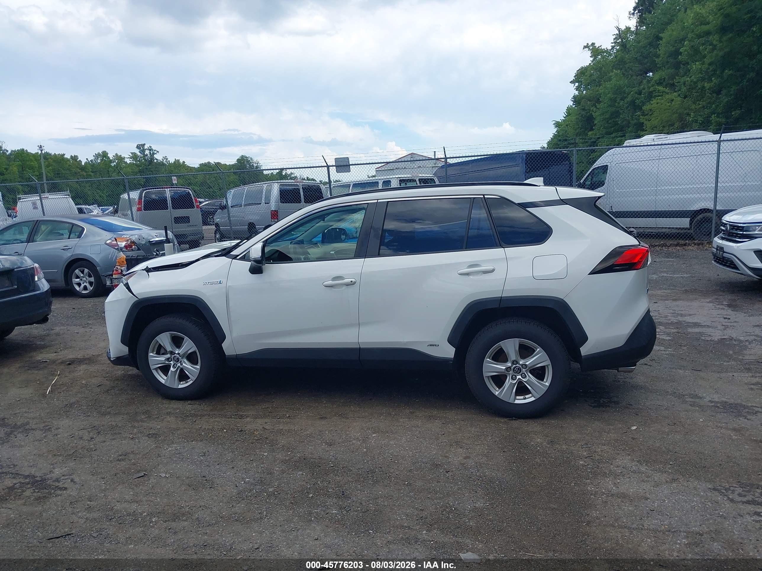 2019 TOYOTA RAV4 HYBRID XLE