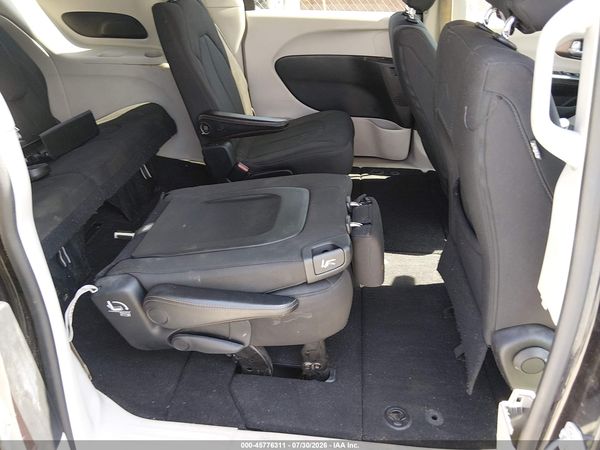 2017 CHRYSLER PACIFICA LX