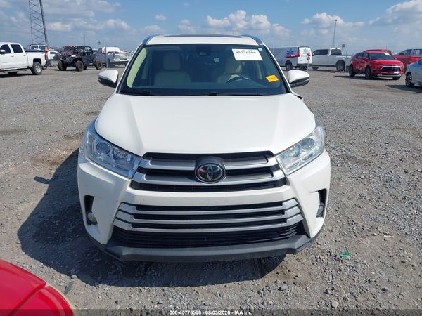 2017 TOYOTA HIGHLANDER XLE