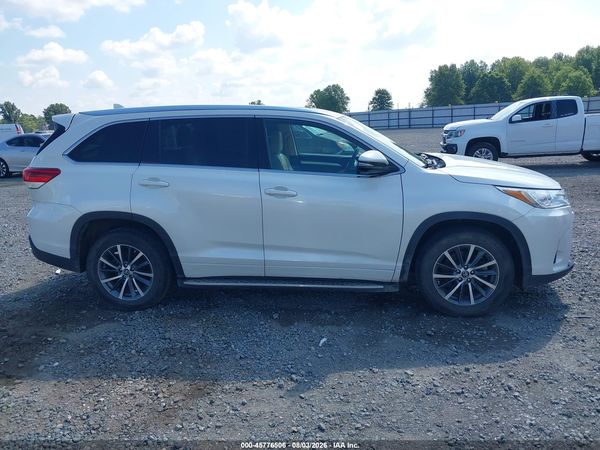 2017 TOYOTA HIGHLANDER XLE