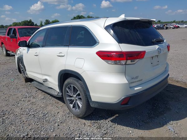 2017 TOYOTA HIGHLANDER XLE