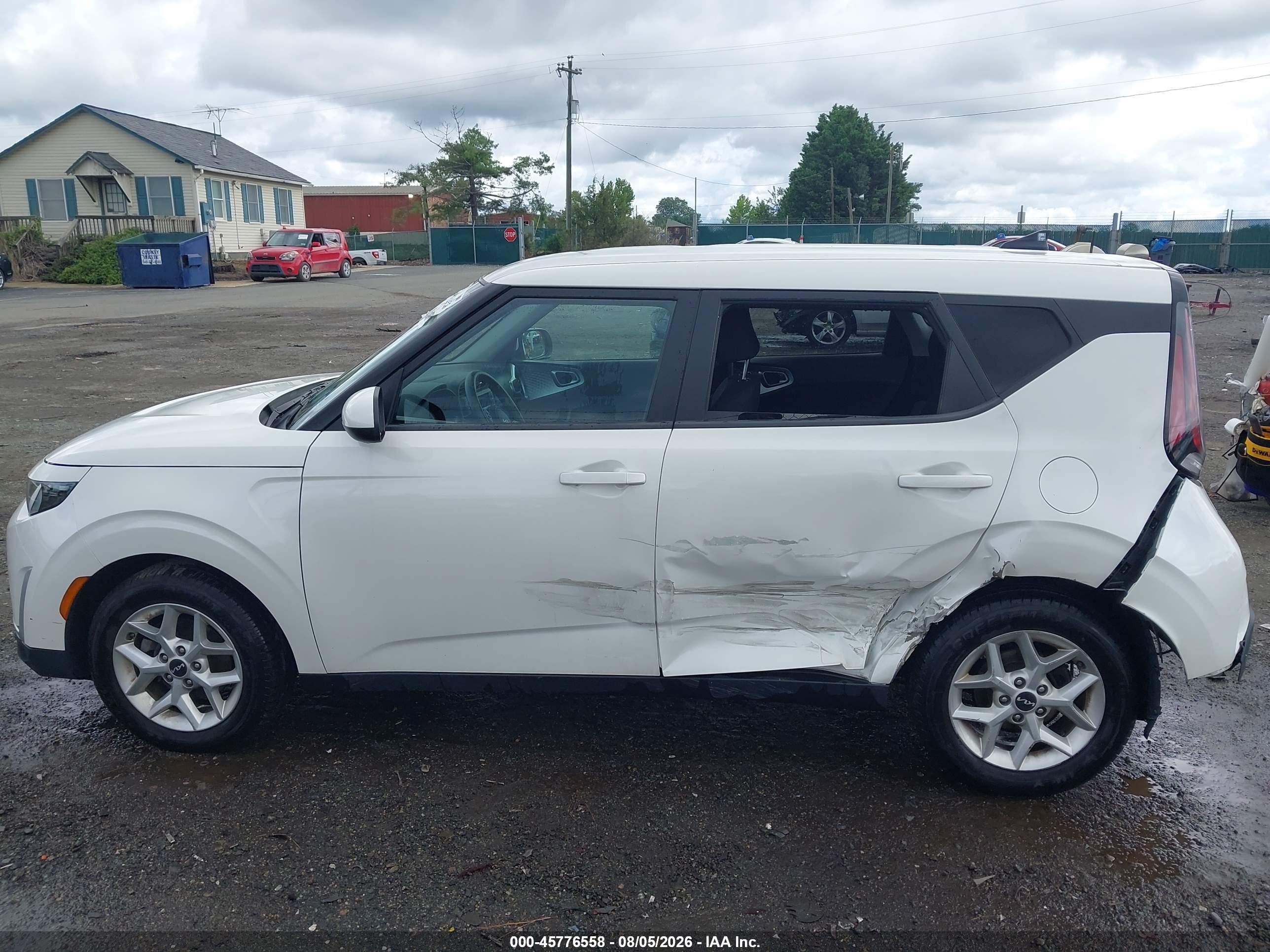 2023 KIA SOUL LX