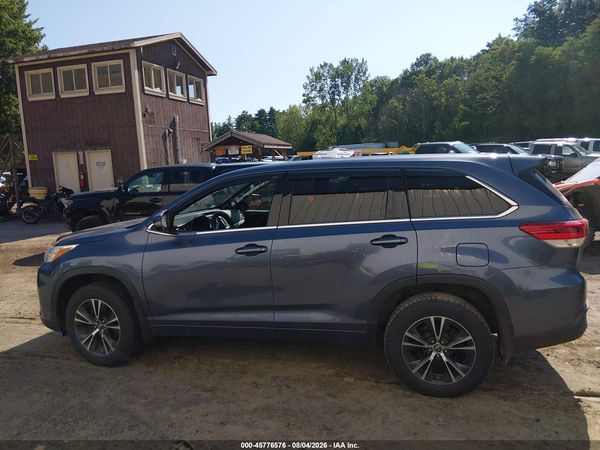 2018 TOYOTA HIGHLANDER LE