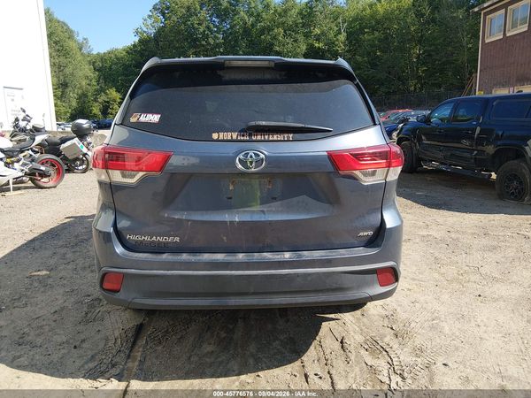 2018 TOYOTA HIGHLANDER LE