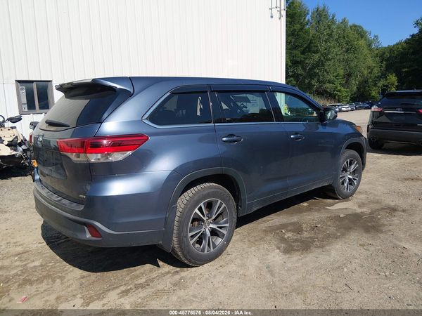 2018 TOYOTA HIGHLANDER LE