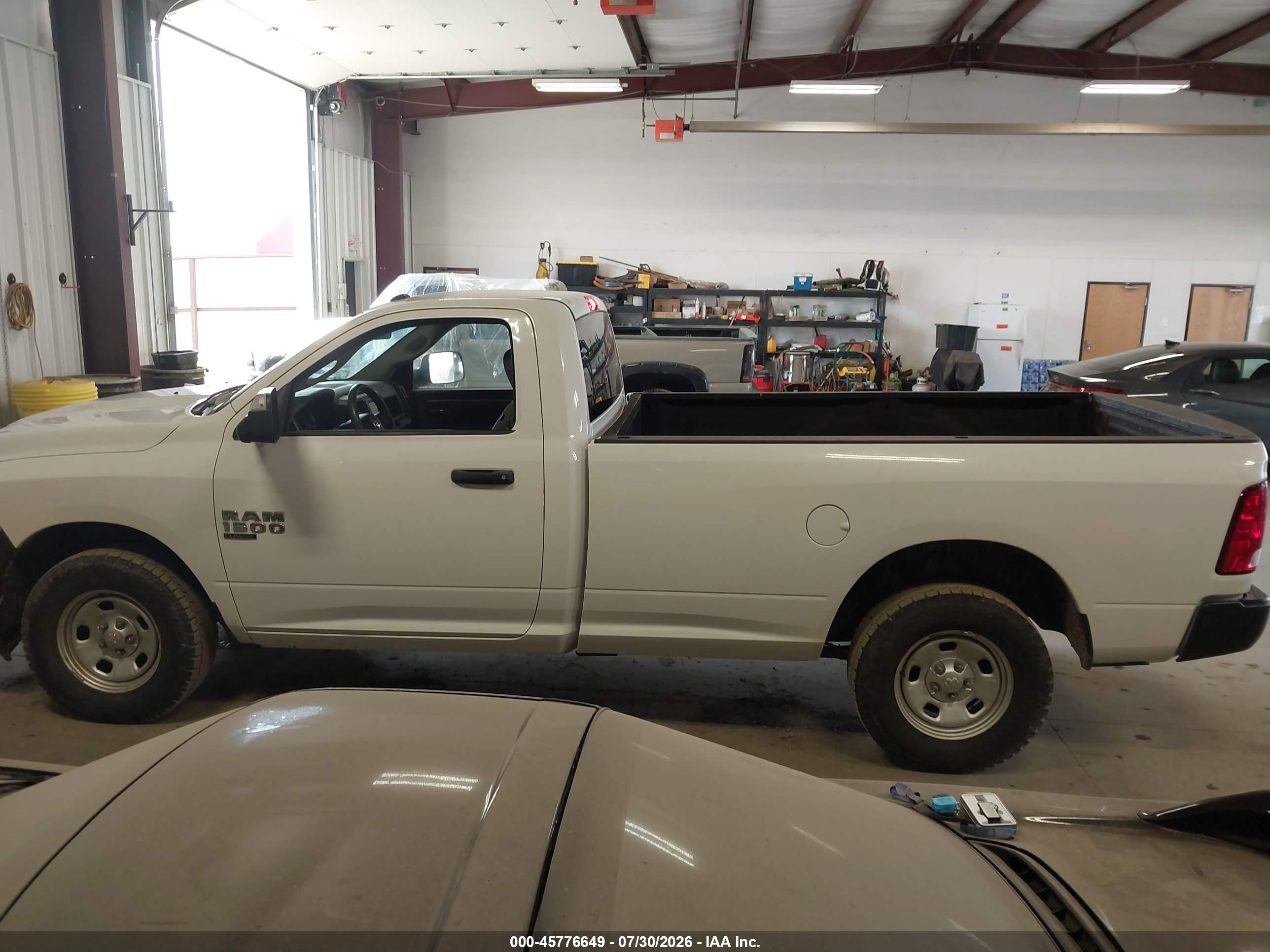 2019 RAM 1500 CLASSIC TRADESMAN  4X4 8' BOX
