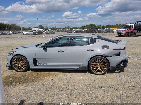 2022 KIA STINGER GT2
