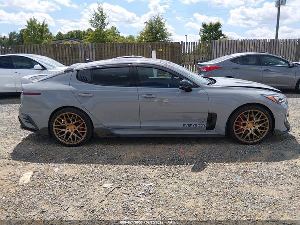 2022 KIA STINGER GT2