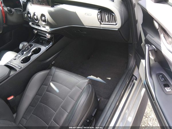 2022 KIA STINGER GT2