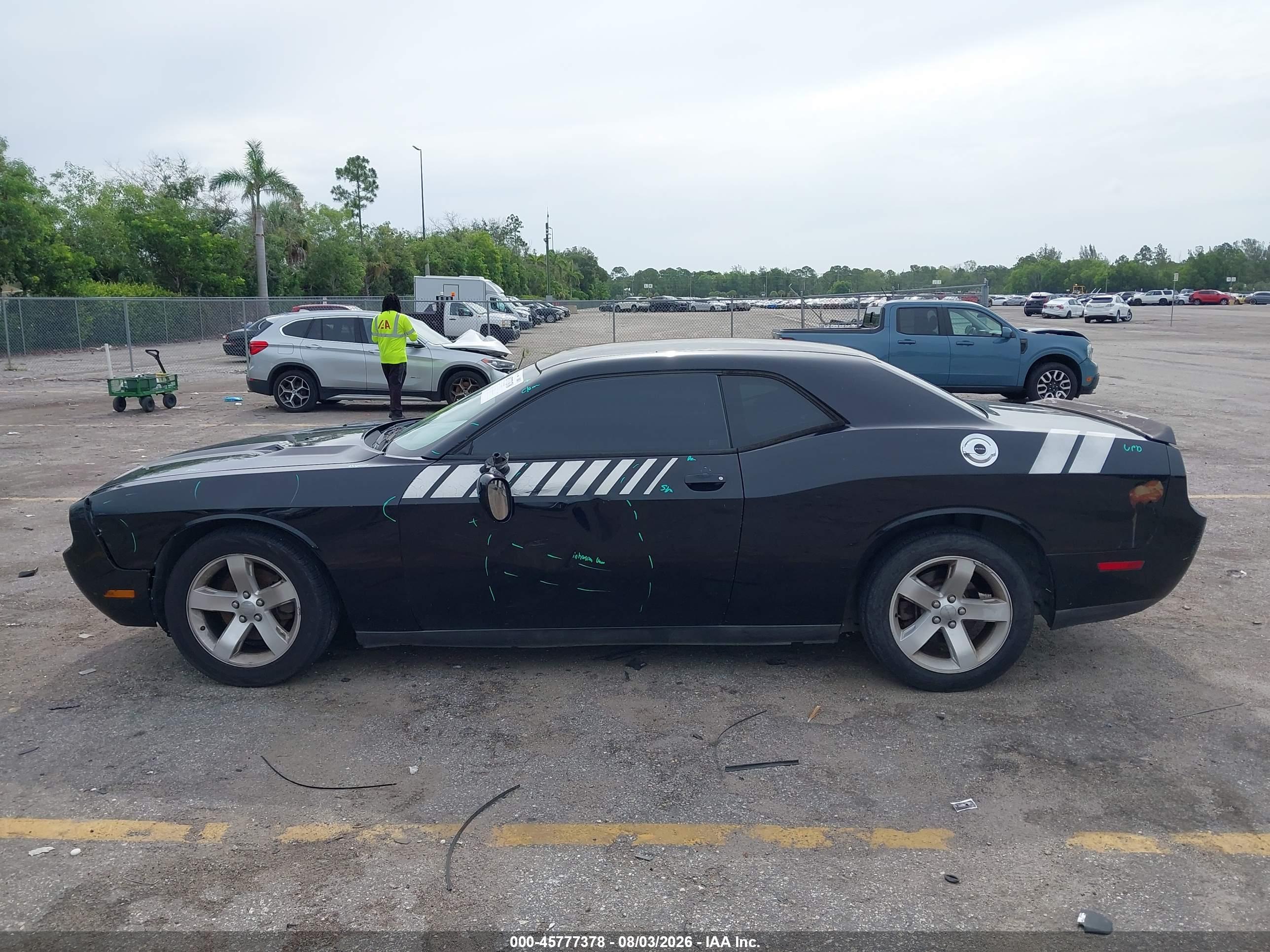 2013 DODGE CHALLENGER SXT