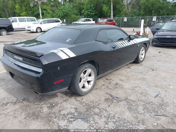 2013 DODGE CHALLENGER SXT
