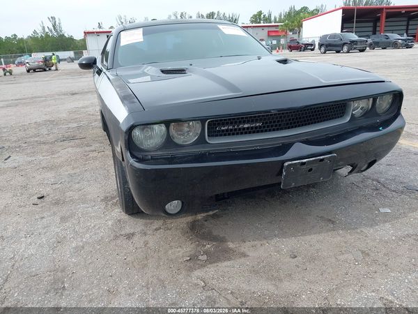 2013 DODGE CHALLENGER SXT