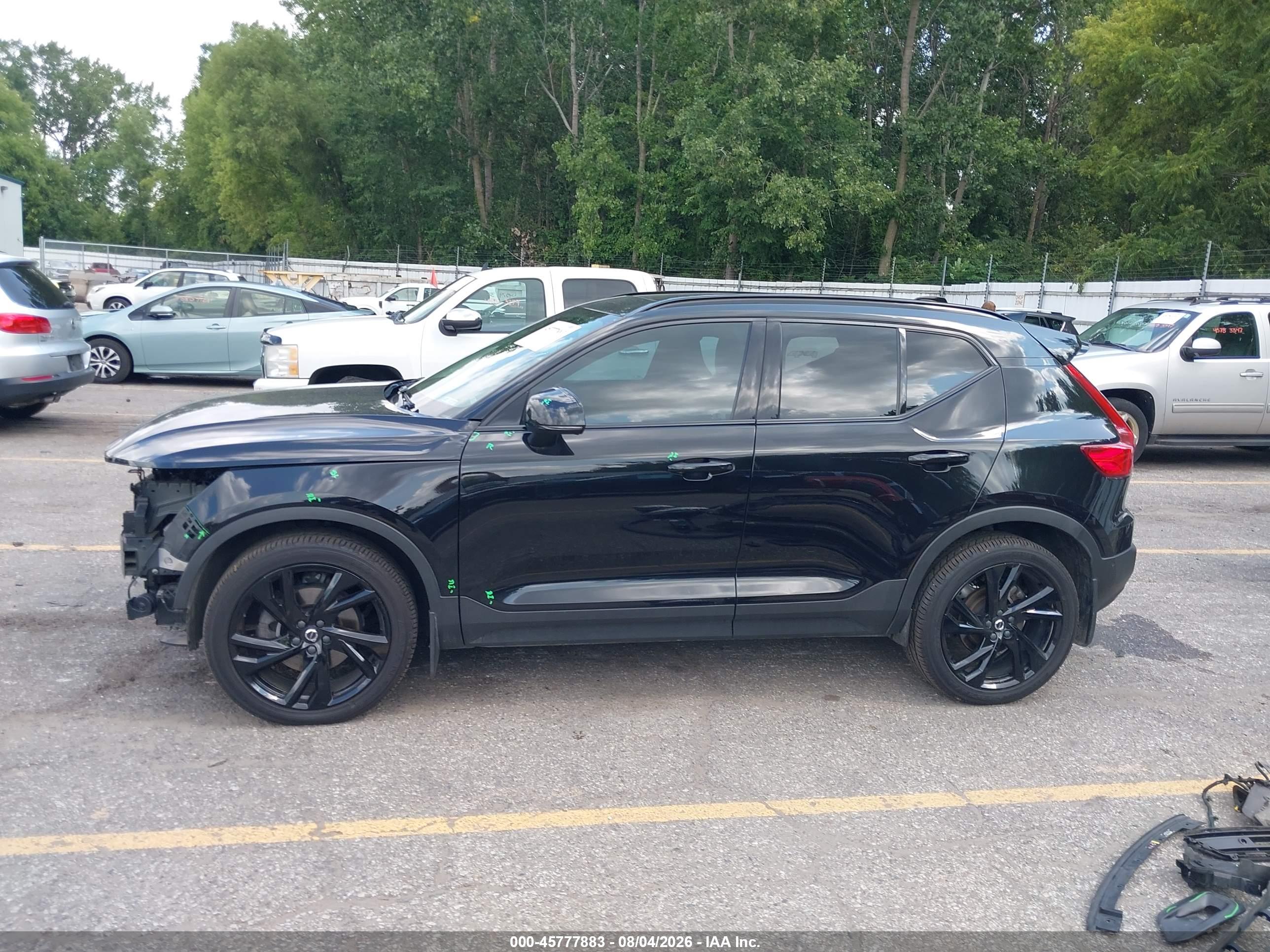 2022 VOLVO XC40 T5 R-DESIGN