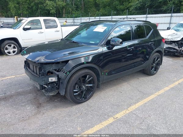 2022 VOLVO XC40 T5 R-DESIGN