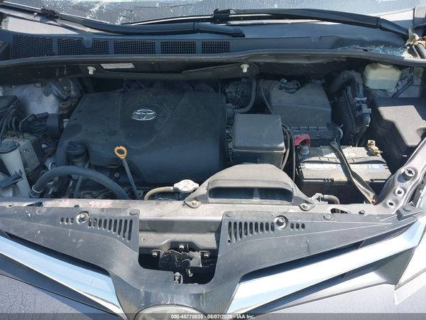 2018 TOYOTA SIENNA LE 8 PASSENGER