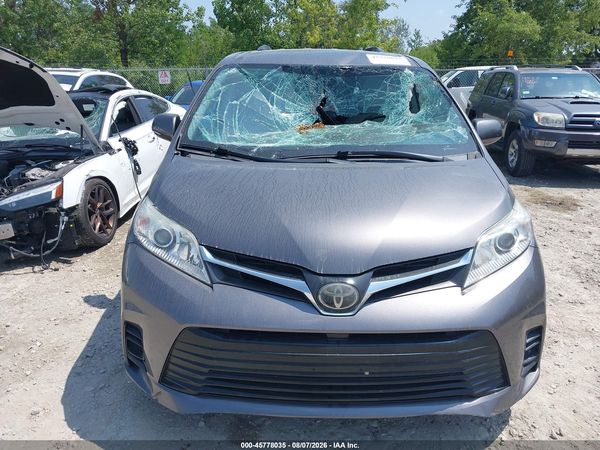 2018 TOYOTA SIENNA LE 8 PASSENGER