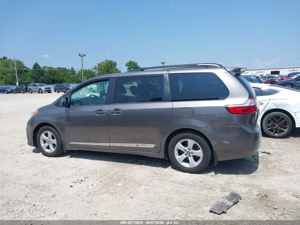 2018 TOYOTA SIENNA LE 8 PASSENGER