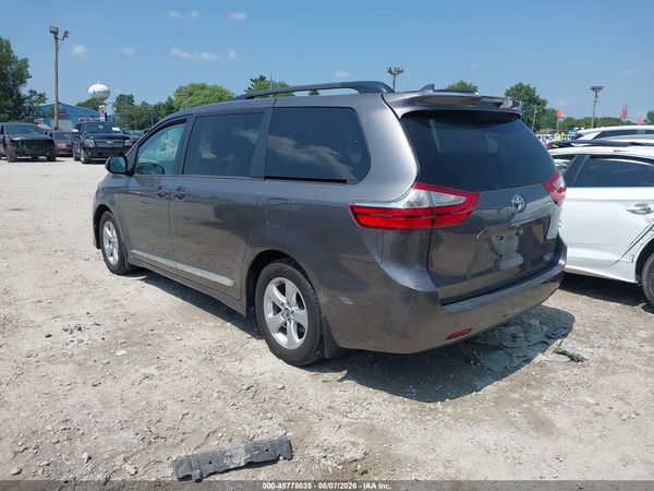 2018 TOYOTA SIENNA LE 8 PASSENGER