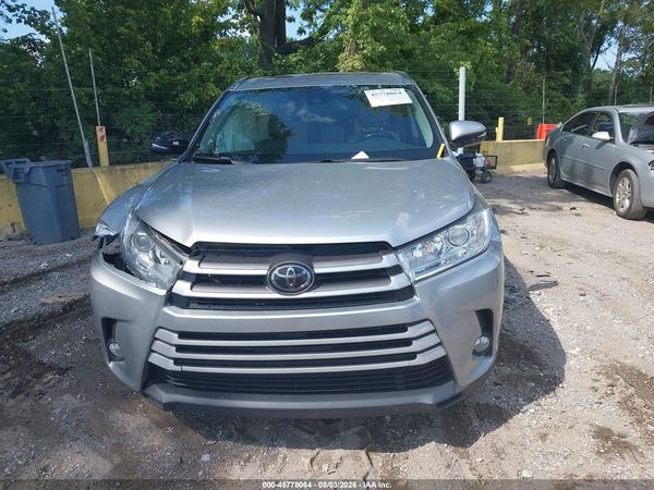 2018 TOYOTA HIGHLANDER XLE