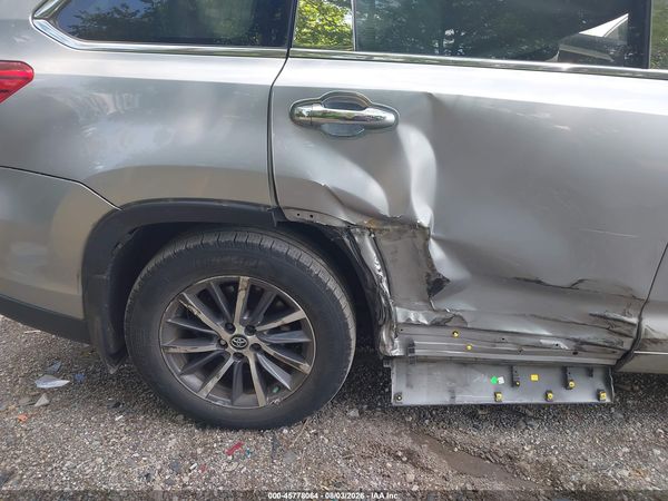 2018 TOYOTA HIGHLANDER XLE