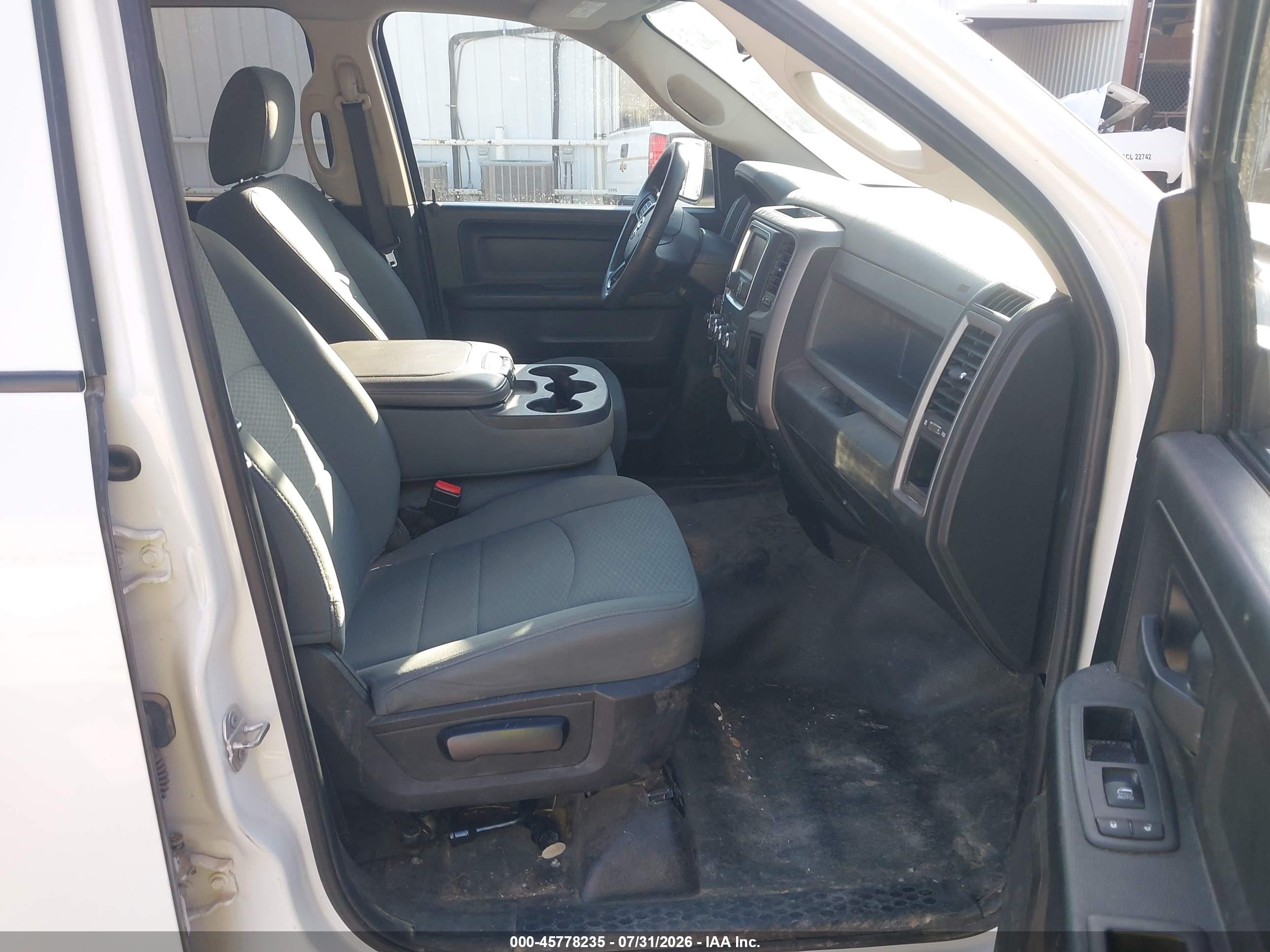 2018 RAM 1500 TRADESMAN  4X4 6'4 BOX