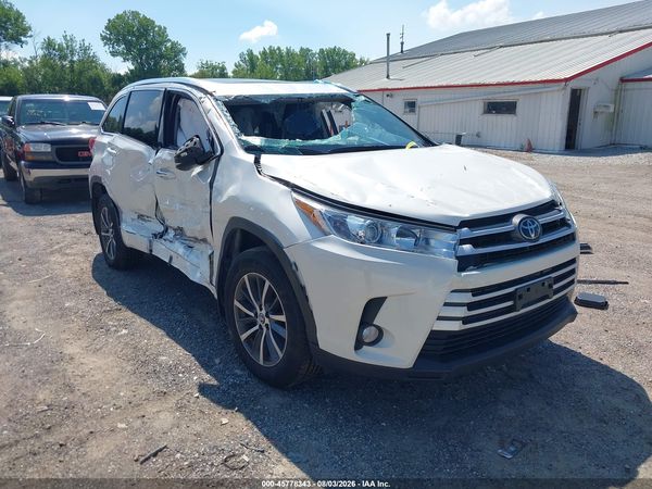 2018 TOYOTA HIGHLANDER XLE
