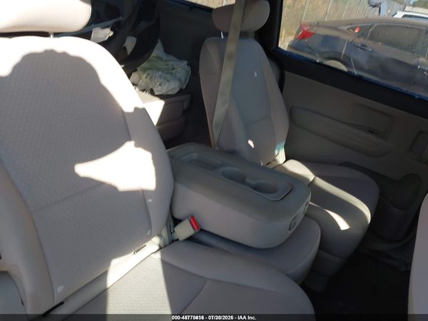 2016 KIA SEDONA LX