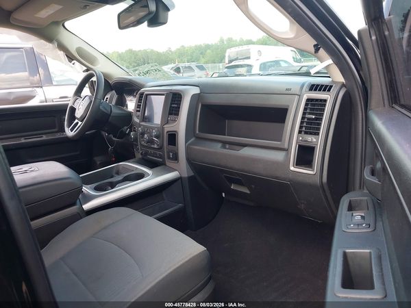 2022 RAM 1500 CLASSIC EXPRESS  4X4 5'7 BOX