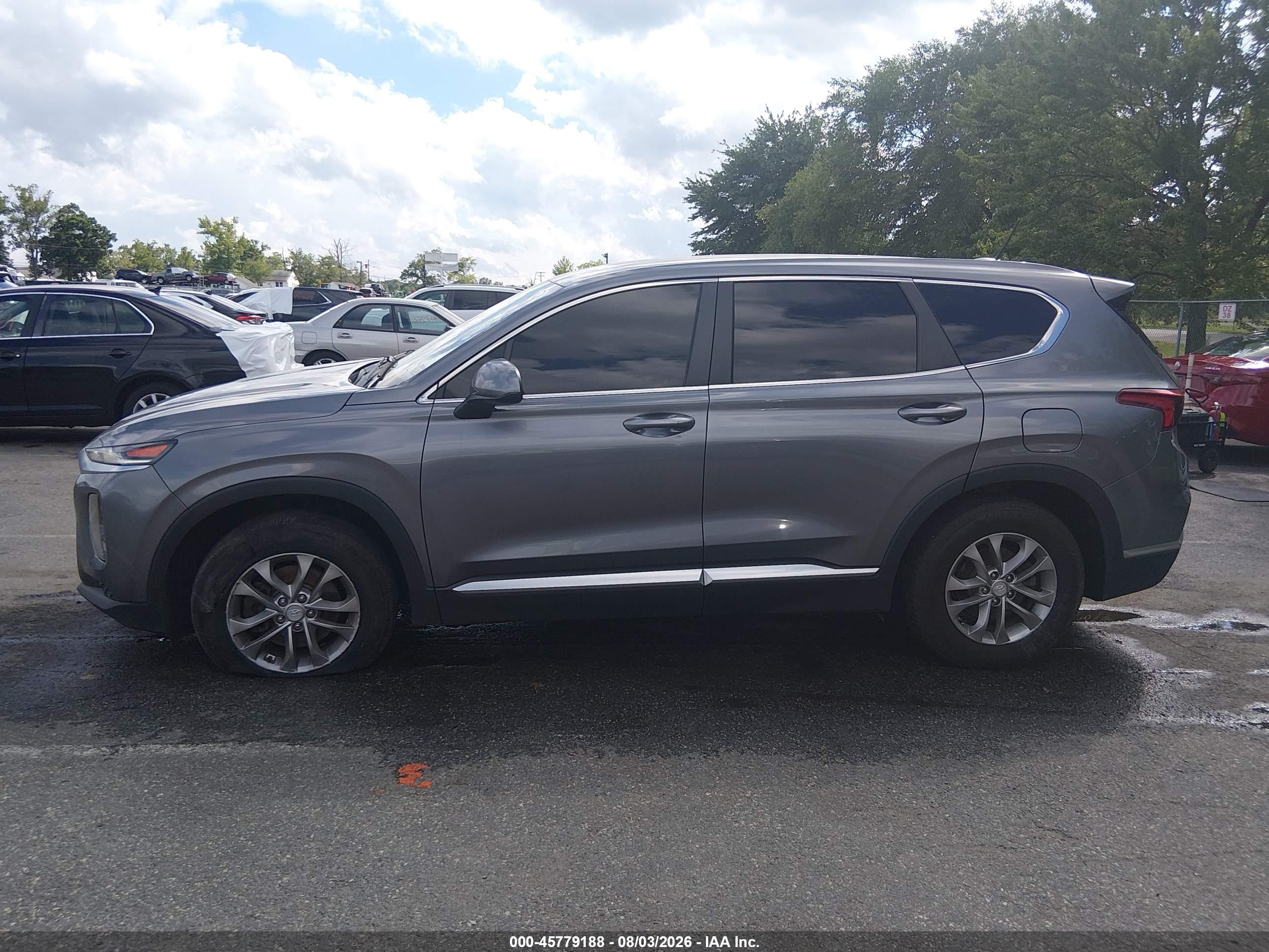 2019 HYUNDAI SANTA FE SE