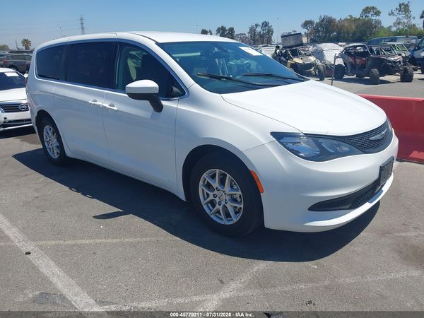 2022 CHRYSLER VOYAGER LX