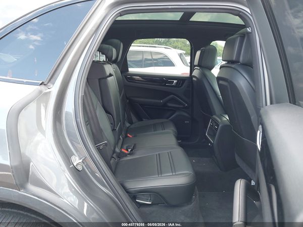 2021 PORSCHE CAYENNE