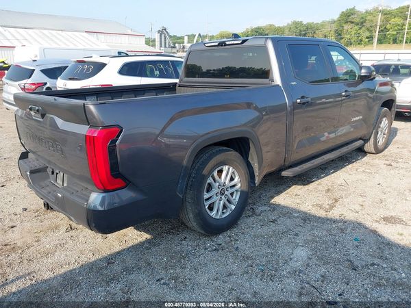 2022 TOYOTA TUNDRA SR5