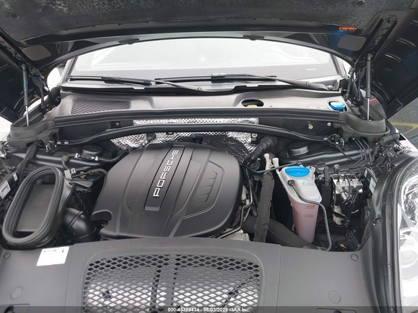 2018 PORSCHE MACAN SPORT EDITION