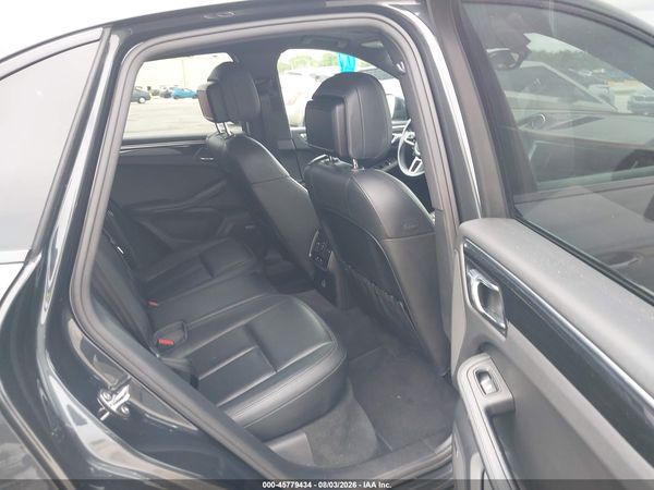 2018 PORSCHE MACAN SPORT EDITION