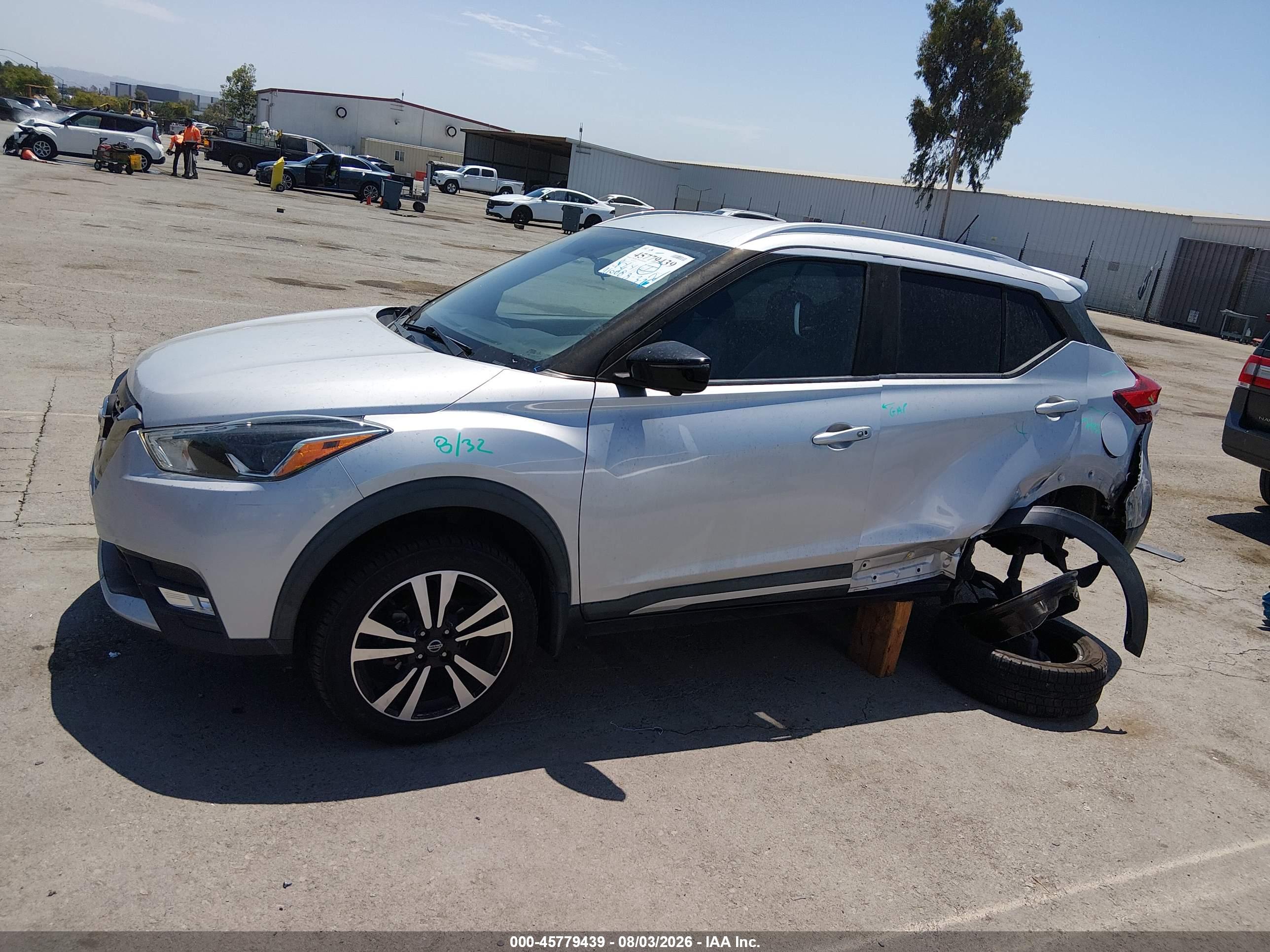 2018 NISSAN KICKS SR