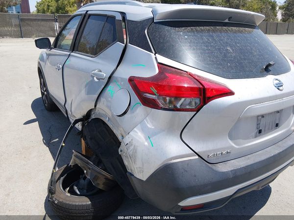 2018 NISSAN KICKS SR