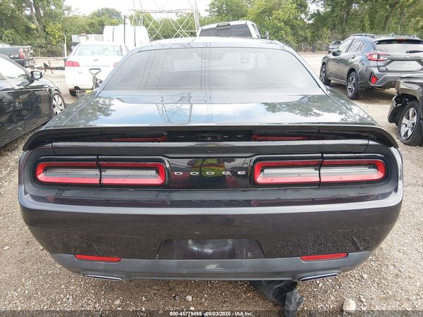 2016 DODGE CHALLENGER SXT