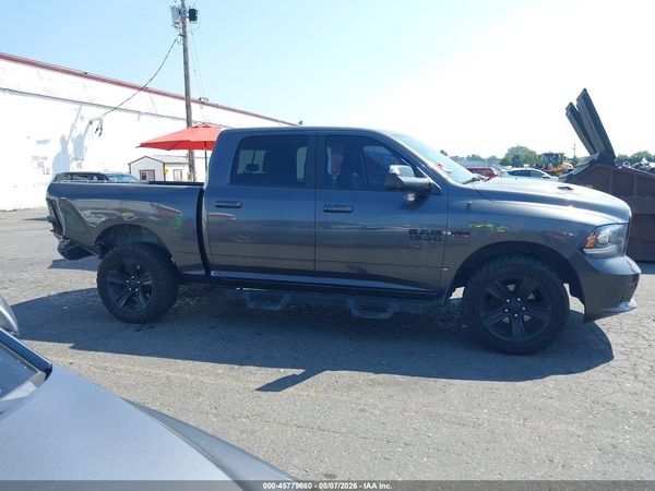 2017 RAM 1500 NIGHT  4X4 5'7 BOX