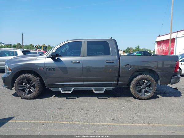 2017 RAM 1500 NIGHT  4X4 5'7 BOX