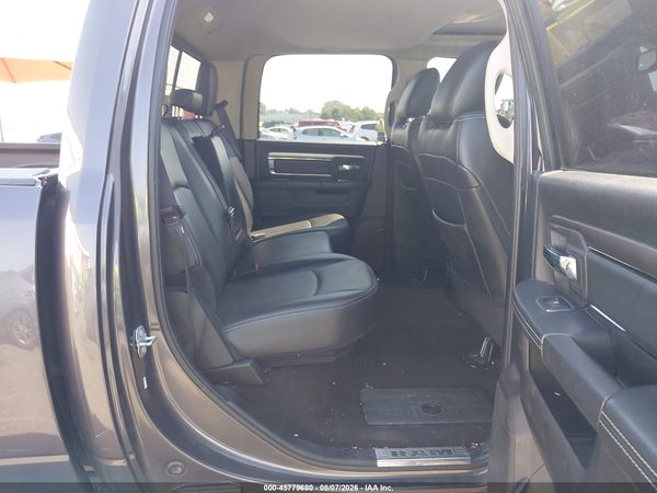 2017 RAM 1500 NIGHT  4X4 5'7 BOX