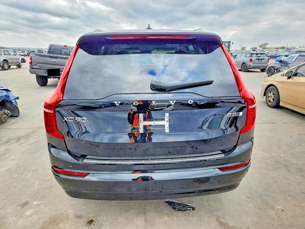 2023 VOLVO XC90