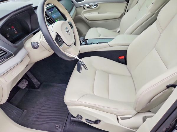 2023 VOLVO XC90